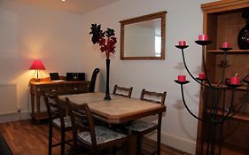 Scardroy Homes Inverness - Central 2 Bedroom With Parking Wifi Smart Tvs Sleeps Up To 6