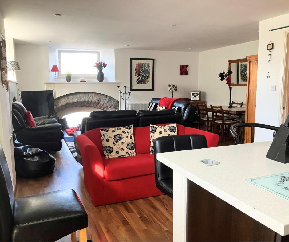 Scardroy Homes Inverness - Central 2 Bedroom With Parking Wifi Smart Tvs Sleeps Up To 6 Exterior photo